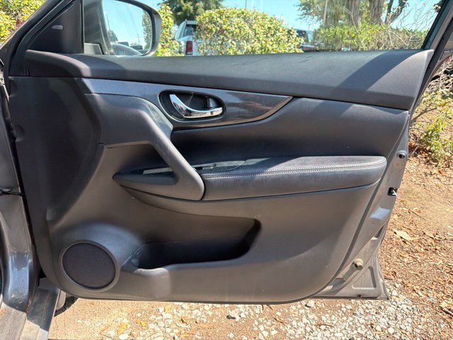 Used 2014 Nissan Rogue SL w/ SL Premium Package FWD image 6