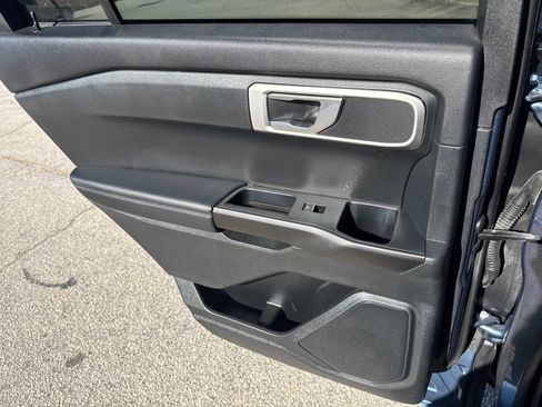 Used 2020 Ford Explorer Base image 20