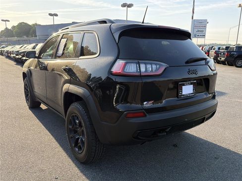 Used 2022 Jeep Cherokee Latitude AWD/4WD image 7