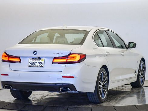 Certified 2023 BMW 530e w/ Convenience Package image 5