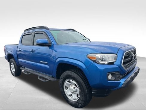 Used 2016 Toyota Tacoma SR5 w/ Towing Package image 3