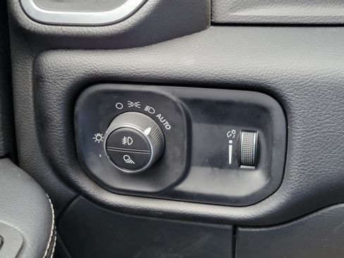 Used 2025 RAM 2500 Big Horn AWD/4WD image 11
