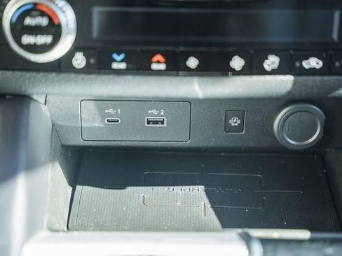 Used 2024 Mitsubishi Outlander SEL image 27