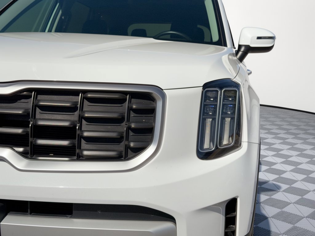 Used 2025 Kia Telluride S FWD image 12