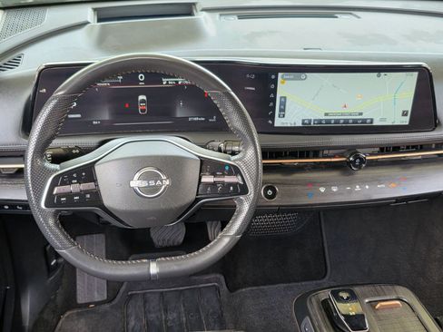 Used 2023 Nissan Ariya AWD image 15