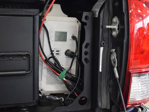 Used 2017 Toyota Tacoma TRD Off-Road image 29