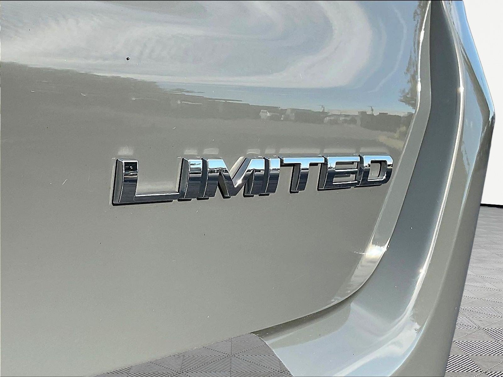 Used 2020 Jeep Compass Limited AWD/4WD image 23