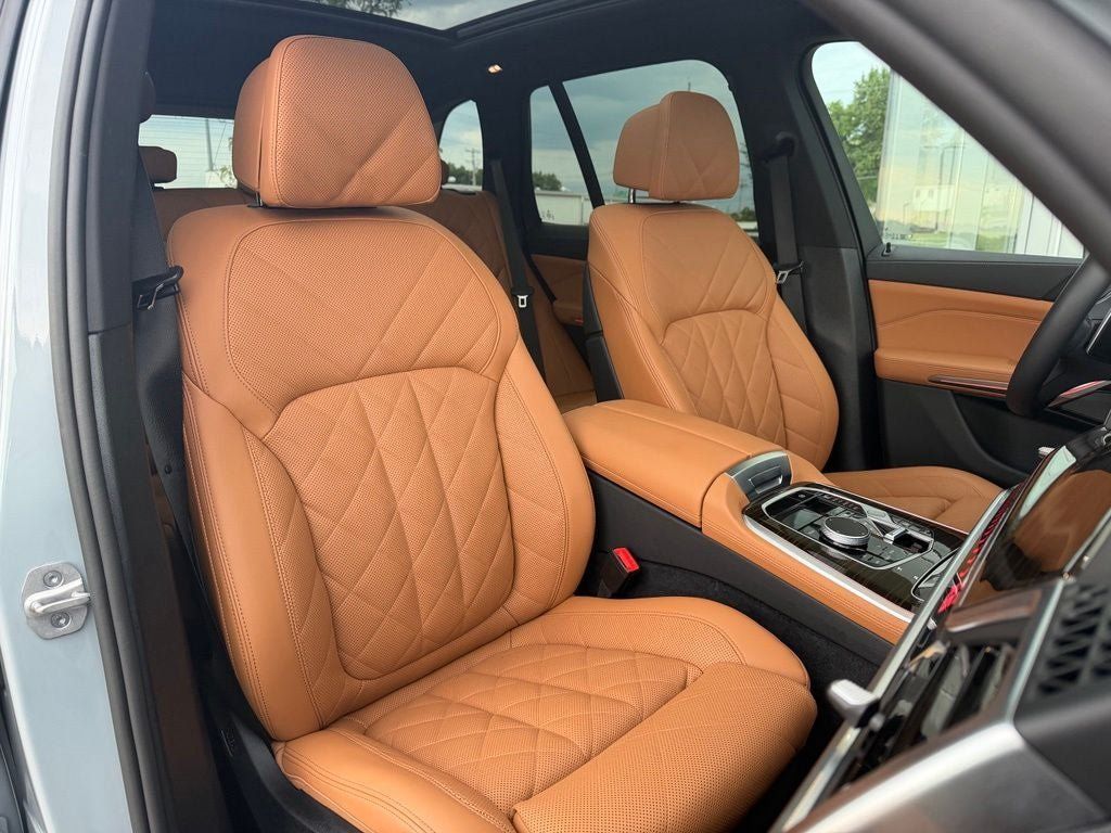 Used 2026 BMW X5 xDrive40i w/ M Sport Package AWD/4WD image 18