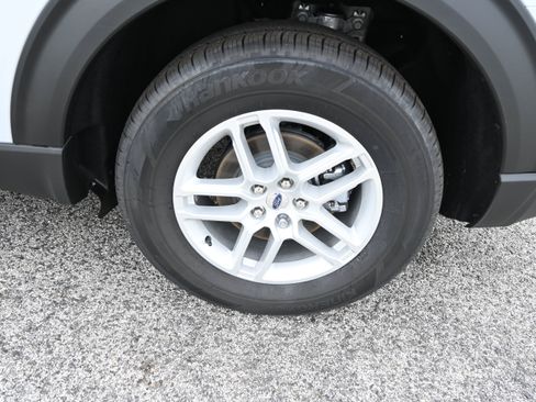 New 2026 Ford Explorer Active RWD image 12