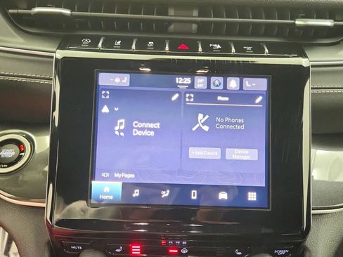 Used 2021 Jeep Grand Cherokee L Laredo image 37