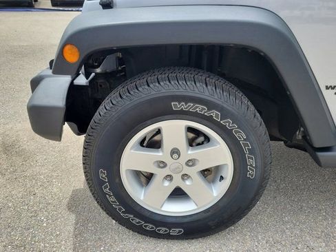 Used 2017 Jeep Wrangler Unlimited Sport w/ Quick Order Package 24S AWD/4WD image 8