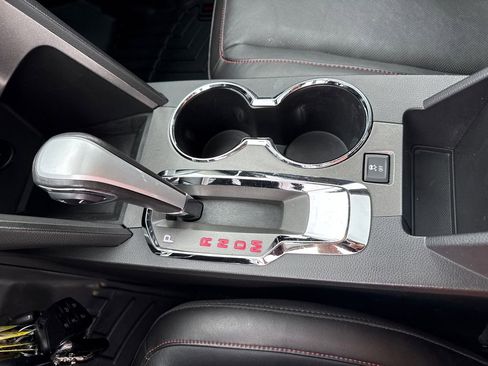 Used 2011 GMC Terrain SLT FWD image 22