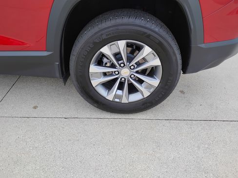 Used 2025 Chevrolet Equinox LT FWD image 24