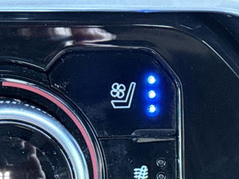 Used 2022 GMC Sierra 1500 Denali image 25