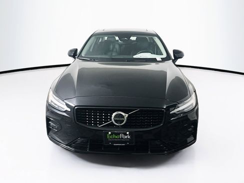 Used 2024 Volvo S60 B5 Plus image 2