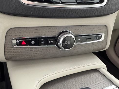 Certified 2025 Volvo XC90 B6 Plus w/ Protection Package Premier AWD/4WD image 23