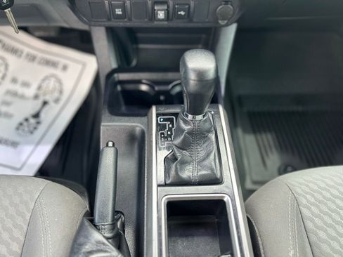 Used 2021 Toyota Tacoma SR5 image 18