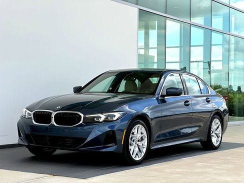 New 2026 BMW 330i Sedan w/ Convenience Package image 9