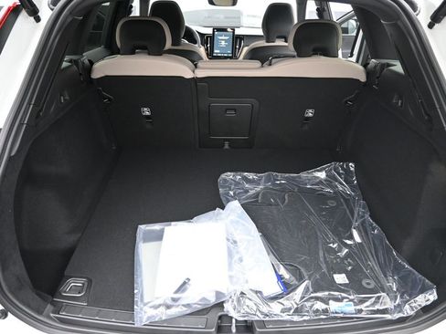 New 2026 Volvo XC60 B5 Core AWD/4WD image 19