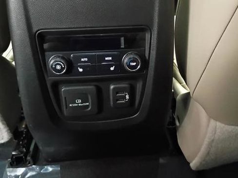 Used 2019 Buick Enclave Premium w/ Experience Buick Package image 24