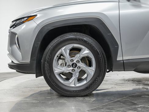 Used 2024 Hyundai Tucson SE AWD/4WD image 3