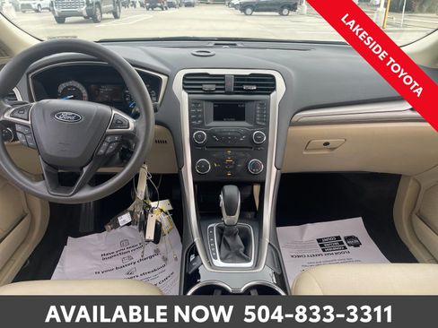 Used 2015 Ford Fusion SE image 22