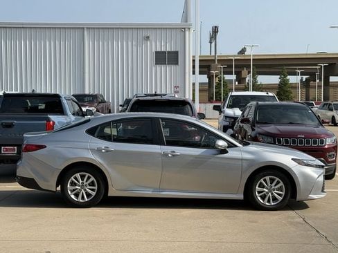 Used 2025 Toyota Camry LE FWD image 3