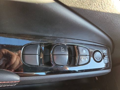 Used 2024 Nissan Altima 2.0 SR FWD image 21