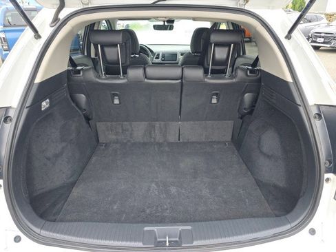 Used 2020 Honda HR-V Touring image 16