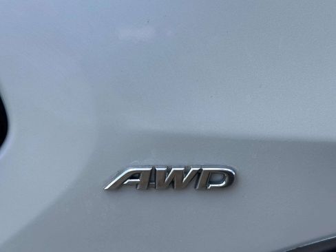 Used 2021 Toyota RAV4 XLE Premium AWD/4WD image 37