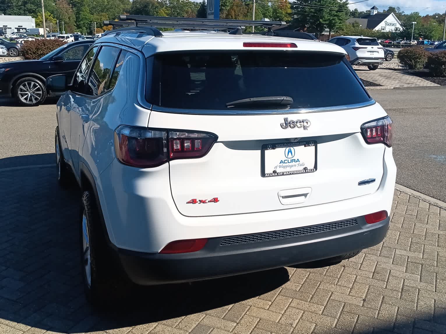 Used 2023 Jeep Compass Latitude AWD/4WD image 3