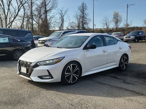 Used 2020 Nissan Sentra SR w/ Lighting Package FWD image 3