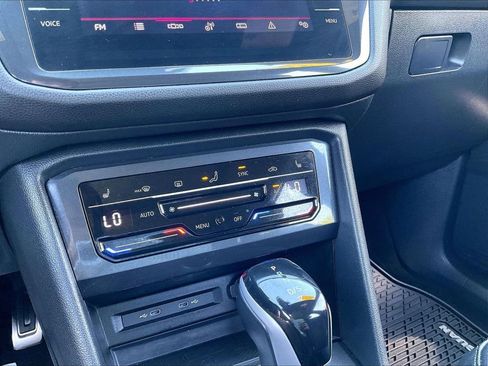 Used 2023 Volkswagen Tiguan SE R-Line AWD/4WD image 12