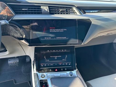 Used 2024 Audi Q8 e-tron Prestige image 24