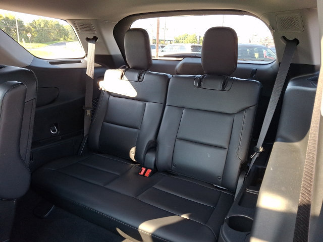 Used 2023 Ford Explorer XLT w/ Equipment Group 202A AWD/4WD image 12