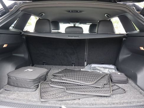 Used 2023 Volkswagen Atlas Cross Sport SE FWD image 17