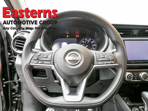 Used 2023 Nissan Kicks SV FWD image 11