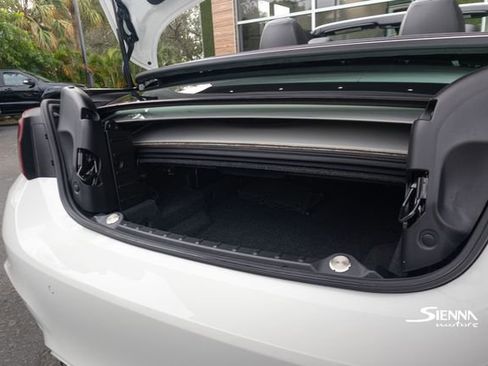 Used 2017 BMW M4 Convertible image 47