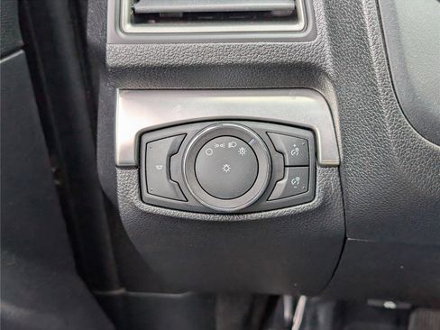 Used 2019 Ford Explorer XLT image 21