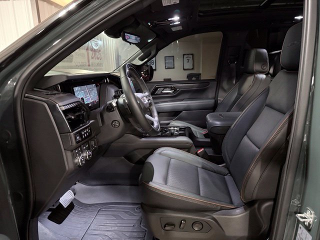 Used 2026 GMC Yukon XL AT4 w/ AT4 Premium Plus Package AWD/4WD image 15