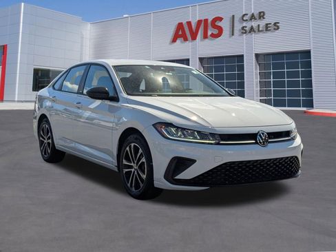 Used 2025 Volkswagen Jetta Sport FWD image 9