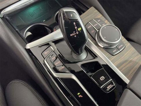 Used 2022 BMW 530i xDrive w/ Convenience Package image 29