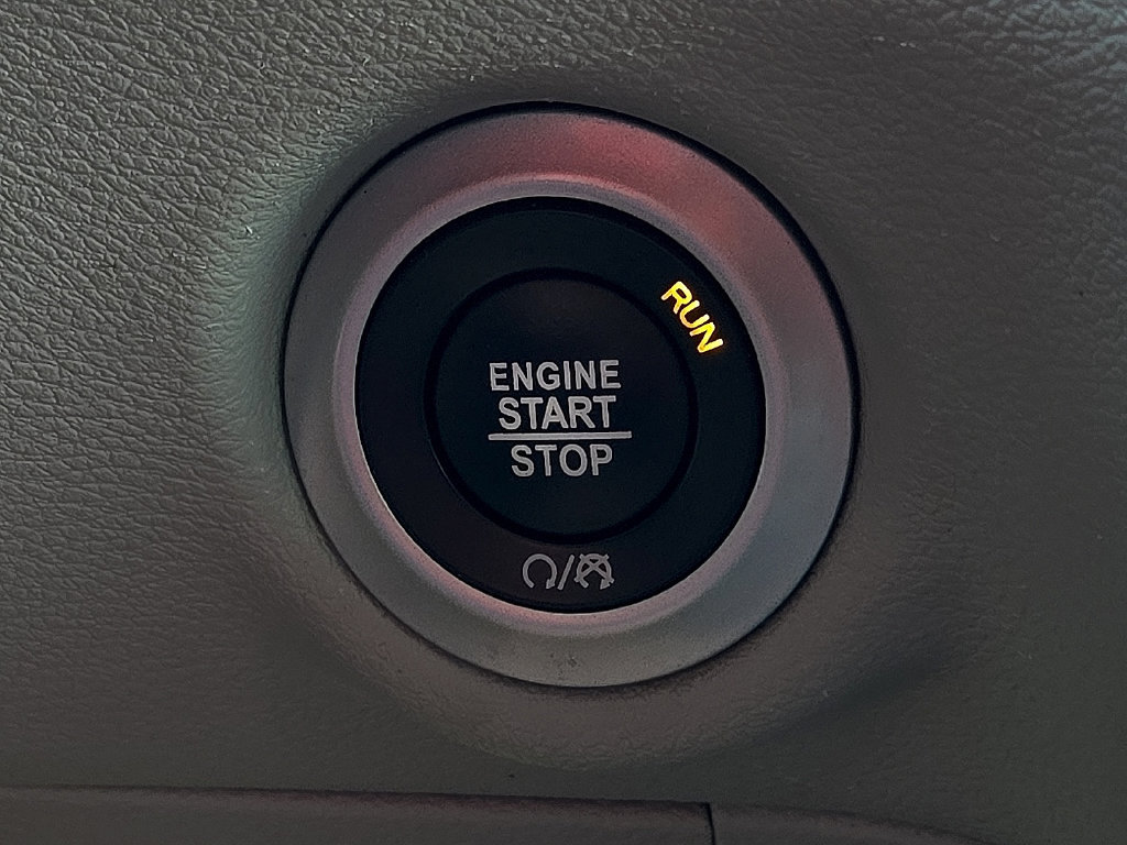 Used 2024 Chrysler Pacifica Touring-L FWD image 16