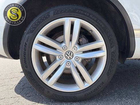 Used 2013 Volkswagen Touareg Executive image 9