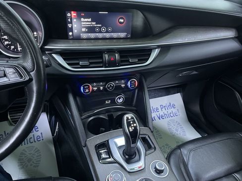 Used 2022 Alfa Romeo Stelvio Ti image 22