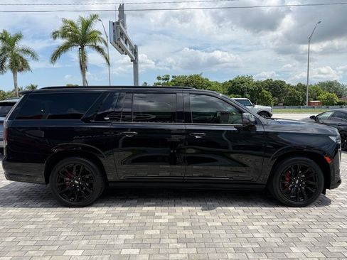 Used 2022 Cadillac Escalade ESV Sport w/ Touring Package AWD/4WD image 13