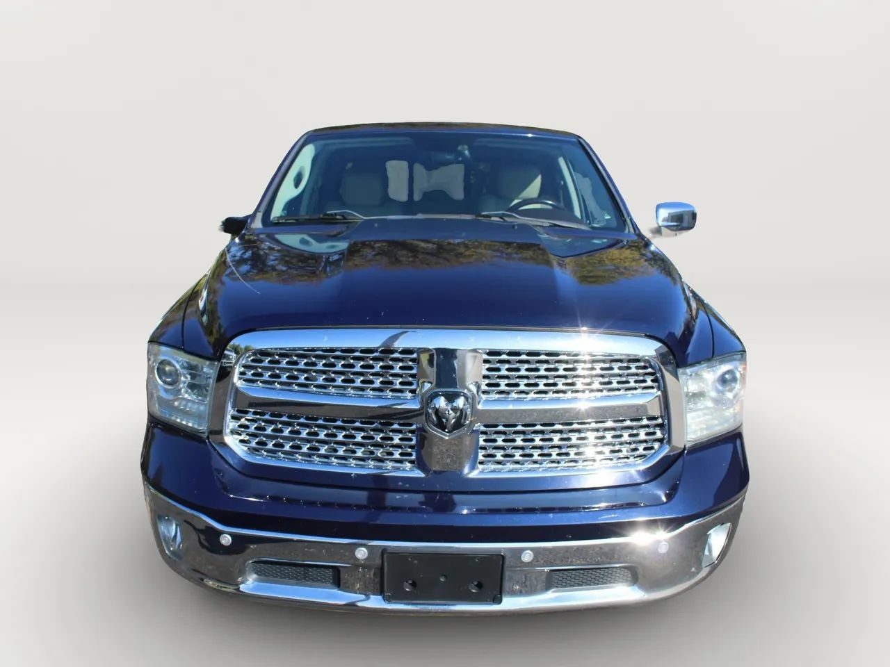 Used 2015 RAM 1500 Laramie w/ Convenience Group AWD/4WD image 2