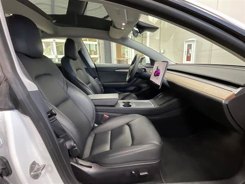 Used 2022 Tesla Model 3 Long Range image 18