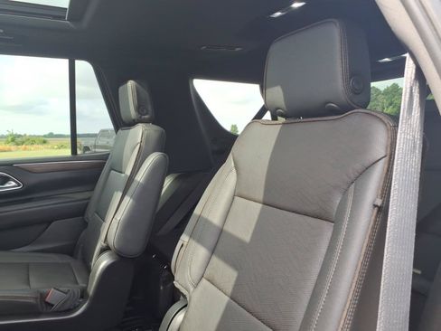 Used 2023 Chevrolet Tahoe High Country AWD/4WD image 4