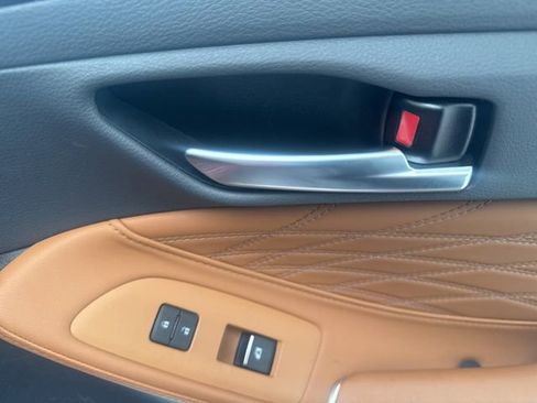 Used 2020 Toyota Avalon Limited FWD image 24